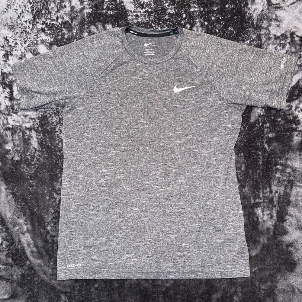 Nike Swim Mens Dri-FIT Rash Guard Gray UPF 40+ Short Sleeve Swim Shirt Small